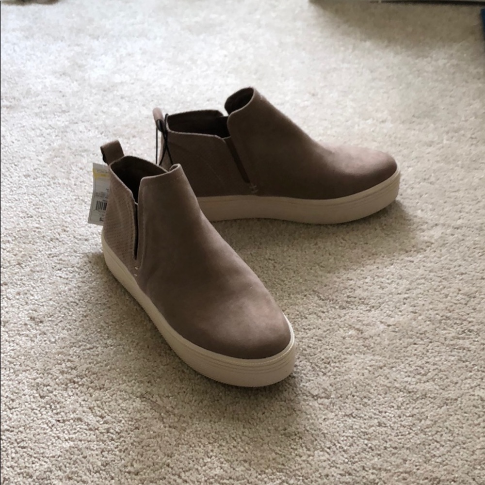 Taupe sneaker
